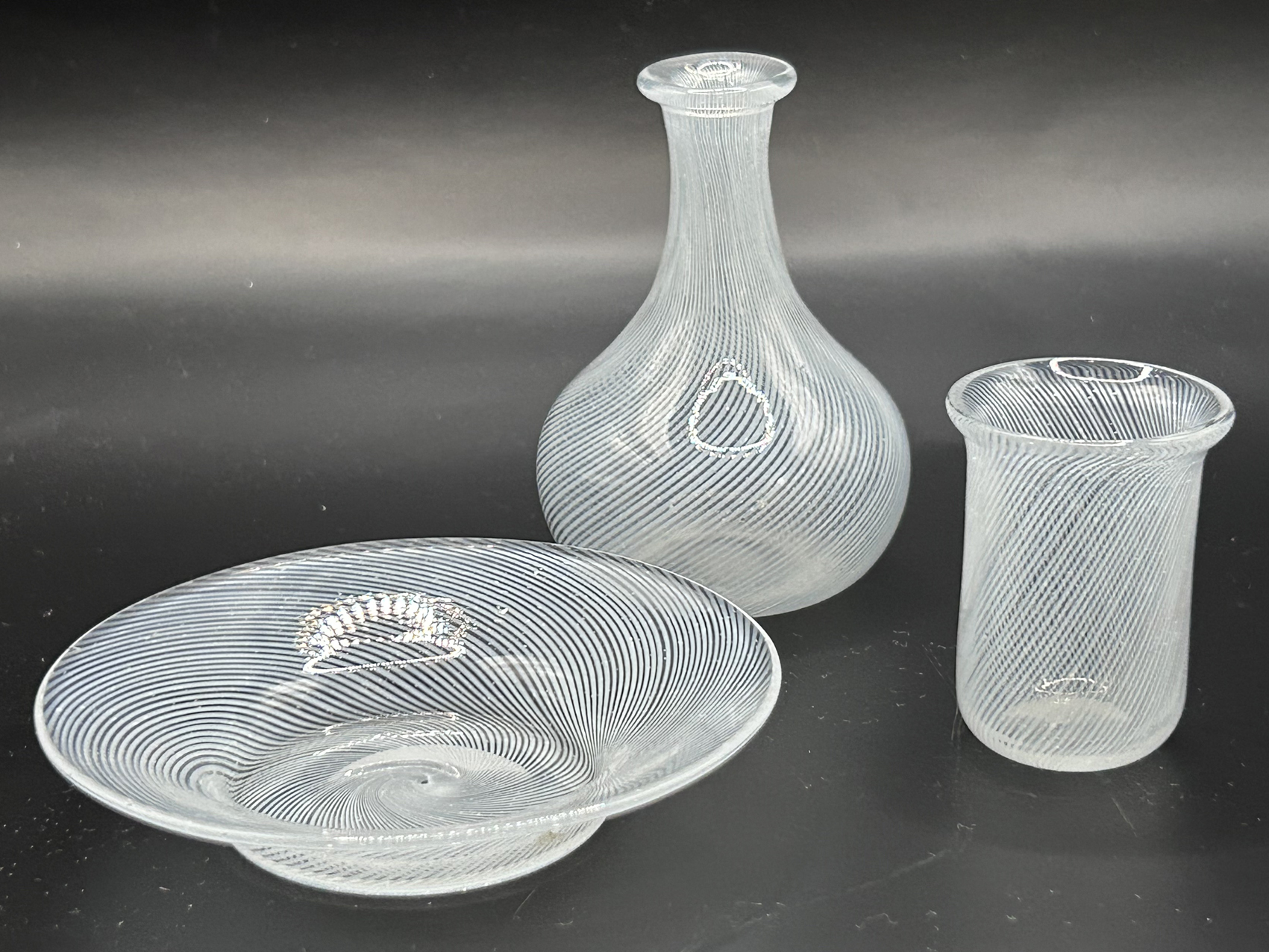 Service décoratif en verre filigrané Cristallerie de Clichy XIXe siècle