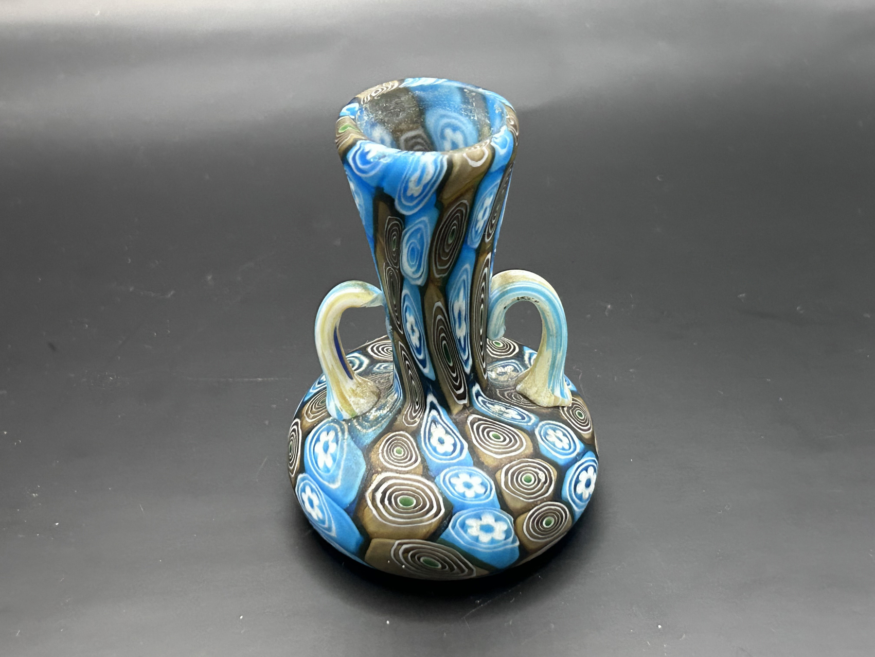 Vase miniature millefiori de Murano XXe : Vase miniature Millefiori de Murano, probablement Fratelli et Toso, entre 1900 et 1920